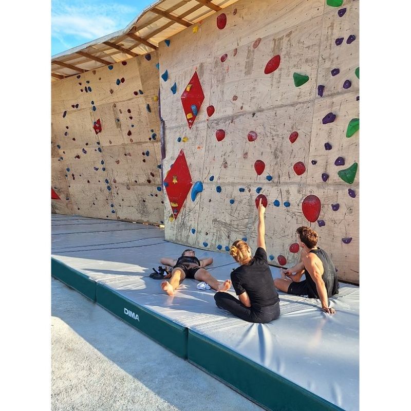 BOULDERING MATS FOR CLIMBING WALLS<br />30CM THICK